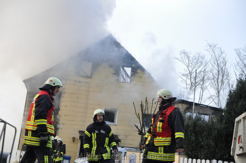 Haus komplett ausgebrannt Leverkusen P44.JPG